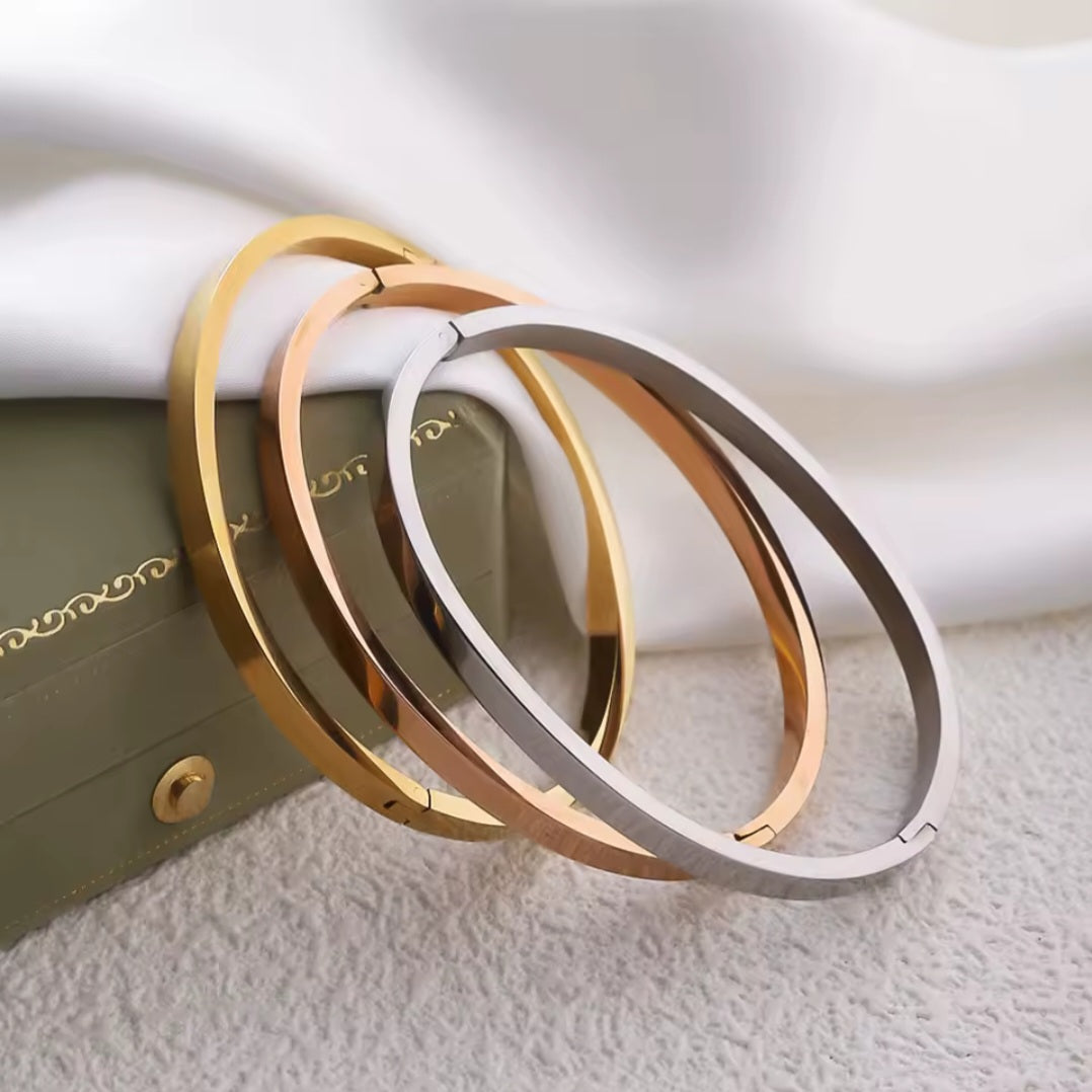 Gepersonaliseerde Armband Dames – RVS Goud, Rosé of Zilver – Naam of Datum Graveren – 6mm Breed – Cadeau voor elkaar